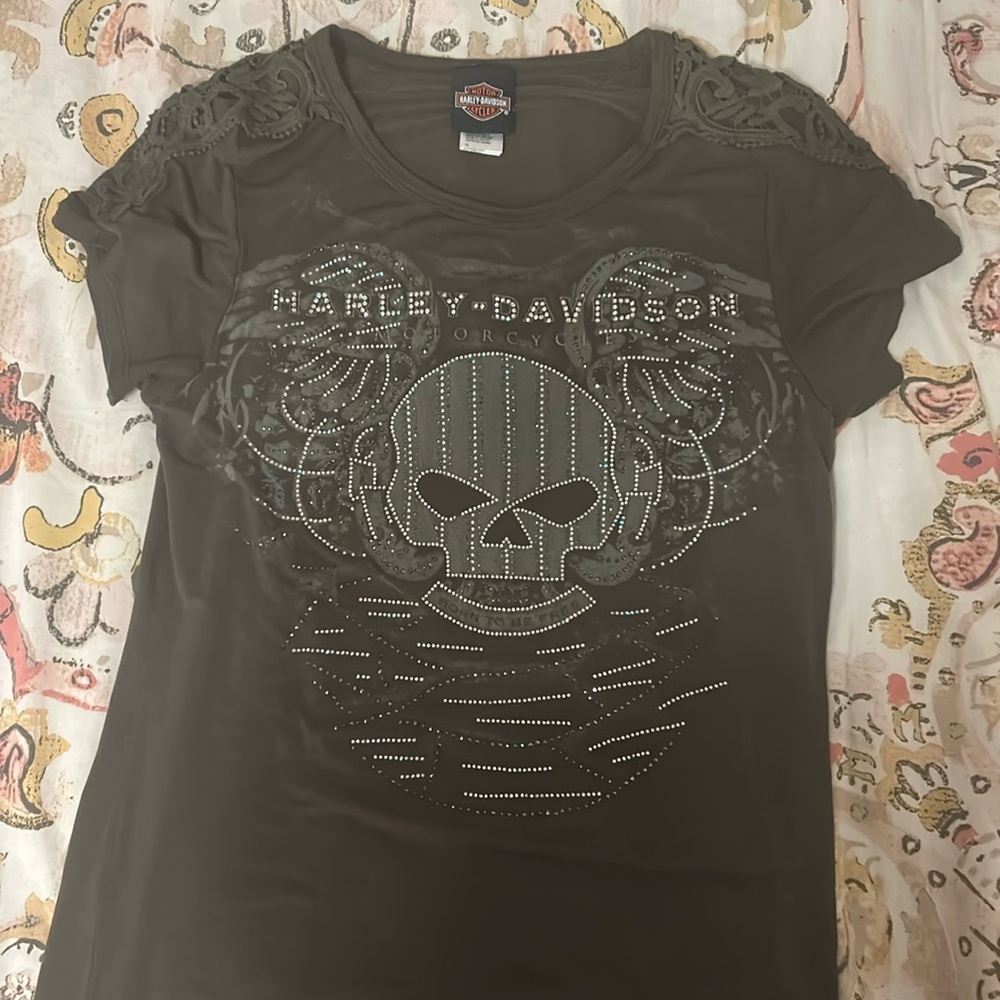 Harley- Davidson shirt
Size- medium